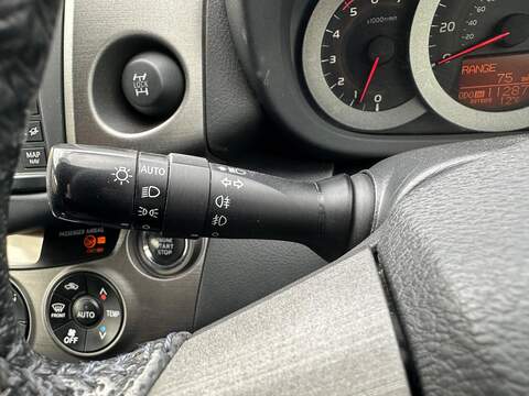 Toyota RAV4 2.2 D-4D XT-R SUV 5dr Diesel Manual 4WD Euro 5 (150 ps) - U80019