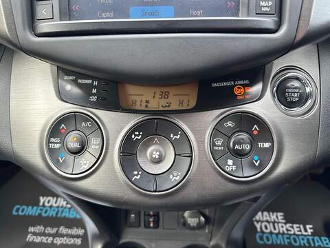 Toyota RAV4 2.2 D-4D XT-R SUV 5dr Diesel Manual 4WD Euro 5 (150 ps) - U80019