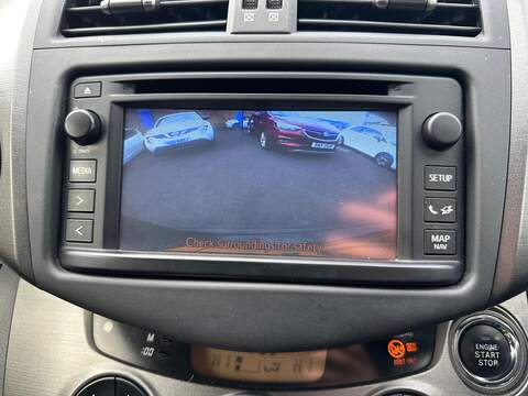 Toyota RAV4 2.2 D-4D XT-R SUV 5dr Diesel Manual 4WD Euro 5 (150 ps) - U80019