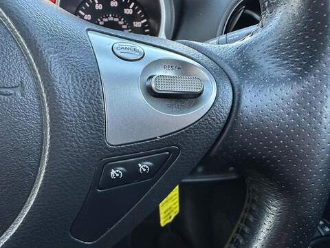 Nissan Juke 1.2 DIG-T Acenta Premium Euro 6 (s/s) 5dr - U80027