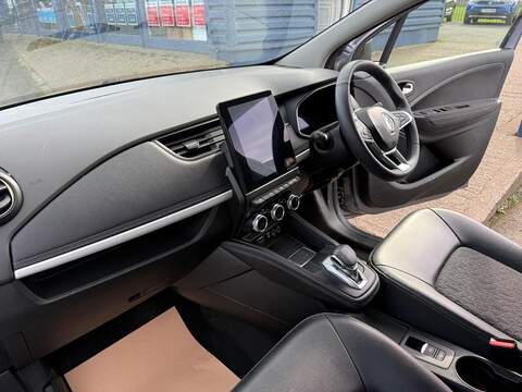 Renault Zoe R135 EV50 52kWh Iconic Auto 5dr (Boost Charge) - U80032