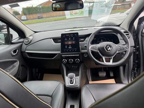 Renault Zoe R135 EV50 52kWh Iconic Auto 5dr (Boost Charge) - U80032