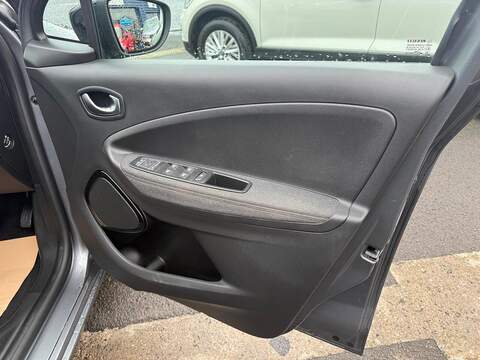 Renault Zoe R135 EV50 52kWh Iconic Auto 5dr (Boost Charge) - U80032