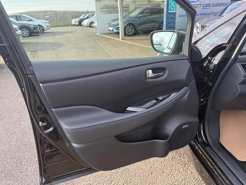Nissan Leaf 59kWh e+ Tekna Auto 5dr - U80036