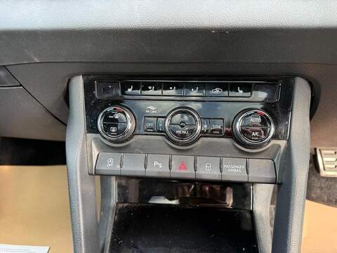 Skoda Karoq 1.5 TSI ACT SportLine DSG Euro 6 (s/s) 5dr - U80037