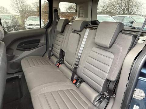 Ford Tourneo Connect Tourneo Connect Titanium MPV 1 Automatic Diesel - U80050