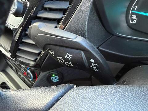 Ford Tourneo Connect Tourneo Connect Titanium MPV 1 Automatic Diesel - U80050