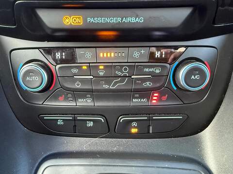 Ford Tourneo Connect Tourneo Connect Titanium MPV 1 Automatic Diesel - U80050