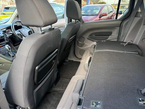 Ford Tourneo Connect Tourneo Connect Titanium MPV 1 Automatic Diesel - U80050