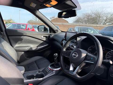 Nissan Juke 1.0 DIG-T Tekna Euro 6 (s/s) 5dr - U80055