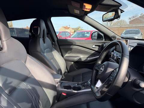 Nissan Juke 1.0 DIG-T Tekna Euro 6 (s/s) 5dr - U80055