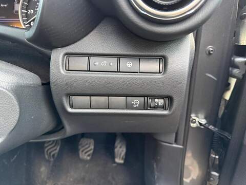 Nissan Juke 1.0 DIG-T Tekna Euro 6 (s/s) 5dr - U80055