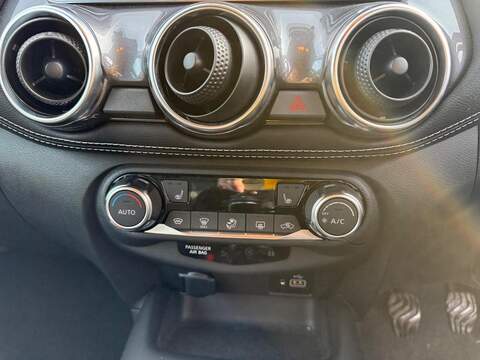 Nissan Juke 1.0 DIG-T Tekna Euro 6 (s/s) 5dr - U80055