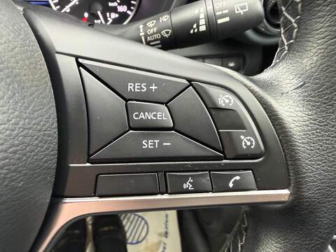 Nissan Juke 1.0 DIG-T N-Connecta Euro 6 (s/s) 5dr - U80057