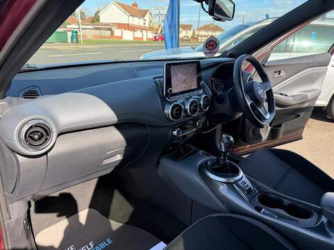 Nissan Juke 1.0 DIG-T N-Connecta Euro 6 (s/s) 5dr - U80057