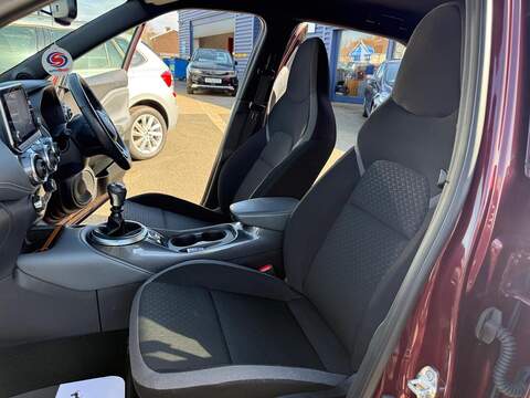 Nissan Juke 1.0 DIG-T N-Connecta Euro 6 (s/s) 5dr - U80057