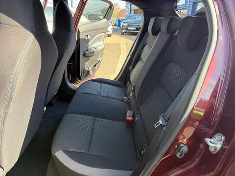 Nissan Juke 1.0 DIG-T N-Connecta Euro 6 (s/s) 5dr - U80057