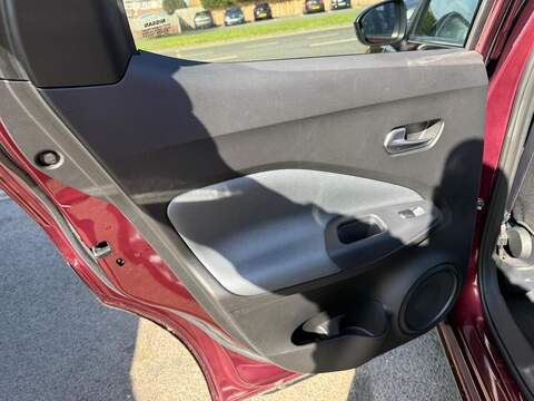 Nissan Juke 1.0 DIG-T N-Connecta Euro 6 (s/s) 5dr - U80057