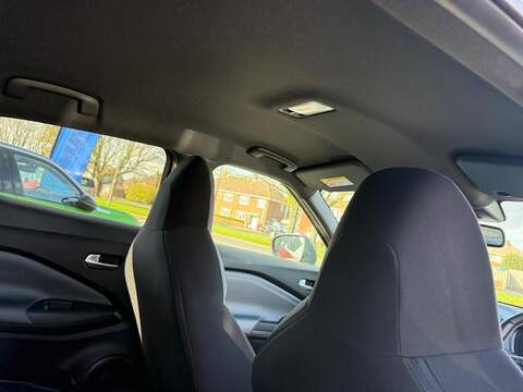 Nissan Juke 1.0 DIG-T N-Connecta Euro 6 (s/s) 5dr - U80057