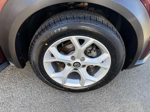 Nissan Juke 1.0 DIG-T N-Connecta Euro 6 (s/s) 5dr - U80057