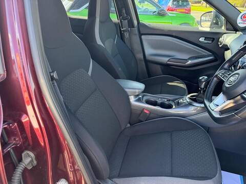 Nissan Juke 1.0 DIG-T N-Connecta Euro 6 (s/s) 5dr - U80057