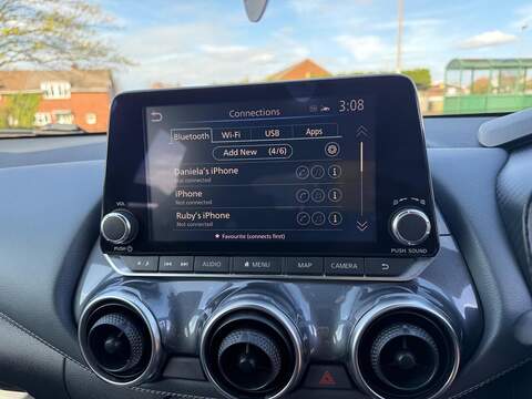 Nissan Juke 1.0 DIG-T N-Connecta Euro 6 (s/s) 5dr - U80057