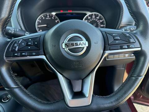 Nissan Juke 1.0 DIG-T N-Connecta Euro 6 (s/s) 5dr - U80057