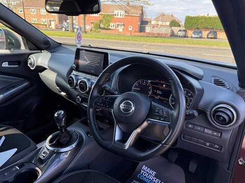 Nissan Juke 1.0 DIG-T N-Connecta Euro 6 (s/s) 5dr - U80057