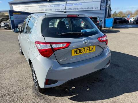 Toyota Yaris 1.5 VVT-i Icon Tech Hatchback 5dr Petrol Manual Euro 6 (111 ps) - U80077