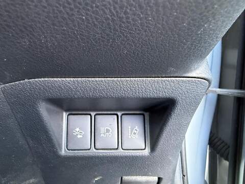 Toyota Yaris 1.5 VVT-i Icon Tech Hatchback 5dr Petrol Manual Euro 6 (111 ps) - U80077