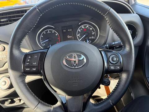 Toyota Yaris 1.5 VVT-i Icon Tech Hatchback 5dr Petrol Manual Euro 6 (111 ps) - U80077