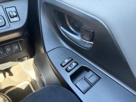 Toyota Yaris 1.5 VVT-i Icon Tech Hatchback 5dr Petrol Manual Euro 6 (111 ps) - U80077