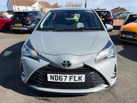 Toyota Yaris 1.5 VVT-i Icon Tech Hatchback 5dr Petrol Manual Euro 6 (111 ps) - U80077