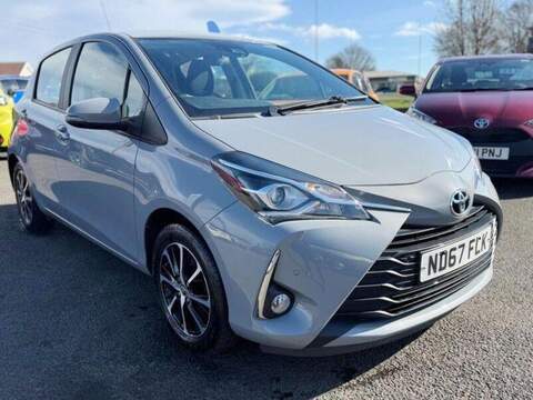 Toyota Yaris 1.5 VVT-i Icon Tech Hatchback 5dr Petrol Manual Euro 6 (111 ps) - U80077