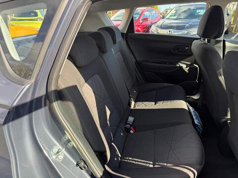 Hyundai BAYON 1.0 T-GDi MHEV SE Connect DCT Euro 6 (s/s) 5dr - U80079