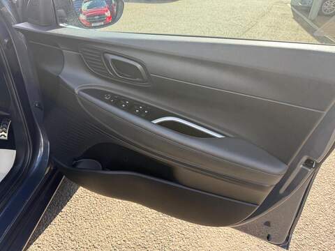 Hyundai BAYON 1.0 T-GDi MHEV SE Connect DCT Euro 6 (s/s) 5dr - U80079