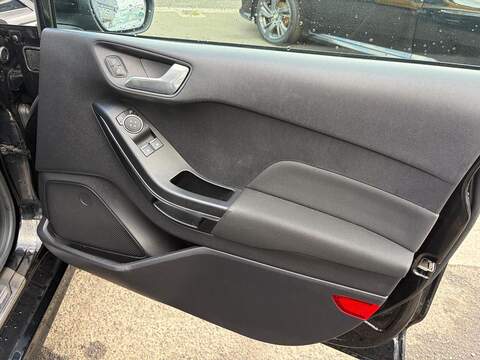 Ford Fiesta 1.0T EcoBoost ST-Line Auto Euro 6 (s/s) 5dr Hatchback 1.0 Automatic Petrol - U80087