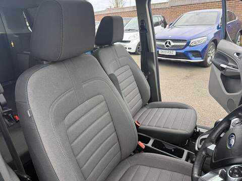 Ford Grand Tourneo Connect 1.5 EcoBlue Titanium Auto Euro 6 (s/s) 5dr - U80091