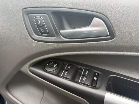 Ford Grand Tourneo Connect 1.5 EcoBlue Titanium Auto Euro 6 (s/s) 5dr - U80091