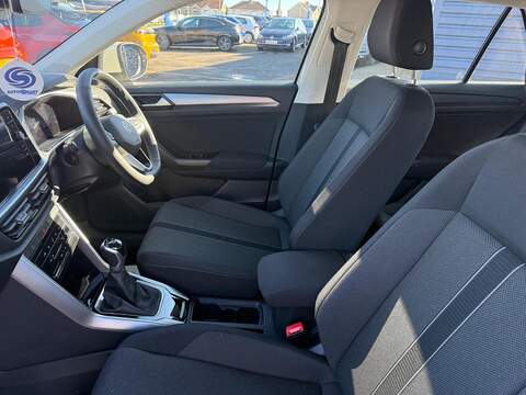 Volkswagen T-Roc 1.0 TSI Life SUV 5dr Petrol Manual Euro 6 (s/s) (115 ps) - U80094