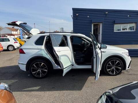 Volkswagen Tiguan 2.0 TDI R-Line DSG 4Motion Euro 6 (s/s) 5dr - U80096
