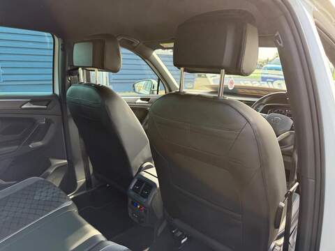 Volkswagen Tiguan 2.0 TDI R-Line DSG 4Motion Euro 6 (s/s) 5dr - U80096