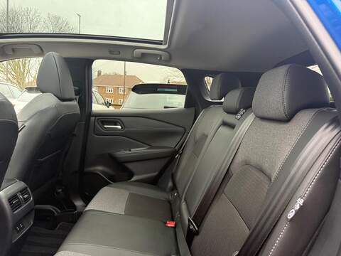 Nissan Qashqai 1.3 DIG-T MHEV N-Connecta Euro 6 (s/s) 5dr - U80116