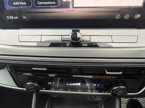 Nissan Qashqai 1.3 DIG-T MHEV N-Connecta Euro 6 (s/s) 5dr - U80116