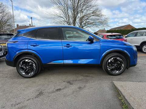 Nissan Qashqai 1.3 DIG-T MHEV N-Connecta Euro 6 (s/s) 5dr - U80116
