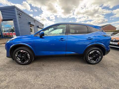 Nissan Qashqai 1.3 DIG-T MHEV N-Connecta Euro 6 (s/s) 5dr - U80116