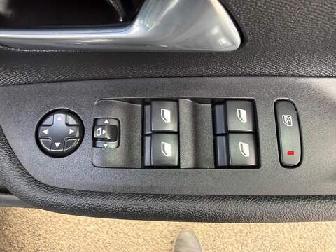 Vauxhall Mokka 1.2 Turbo Ultimate Auto Euro 6 (s/s) 5dr - U80120