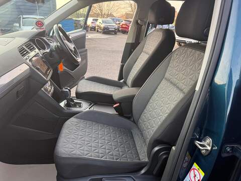 Volkswagen Tiguan 1.5 TSI Life SUV 5dr Petrol DSG Euro 6 (s/s) (150 ps) - U80121