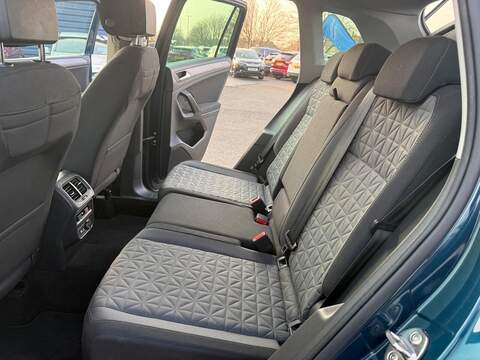 Volkswagen Tiguan 1.5 TSI Life SUV 5dr Petrol DSG Euro 6 (s/s) (150 ps) - U80121
