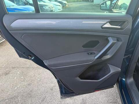 Volkswagen Tiguan 1.5 TSI Life SUV 5dr Petrol DSG Euro 6 (s/s) (150 ps) - U80121